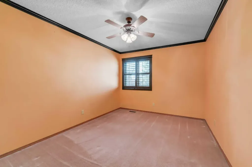 1504 Evergreen Hill SW Calgary AB T2Y 2V8