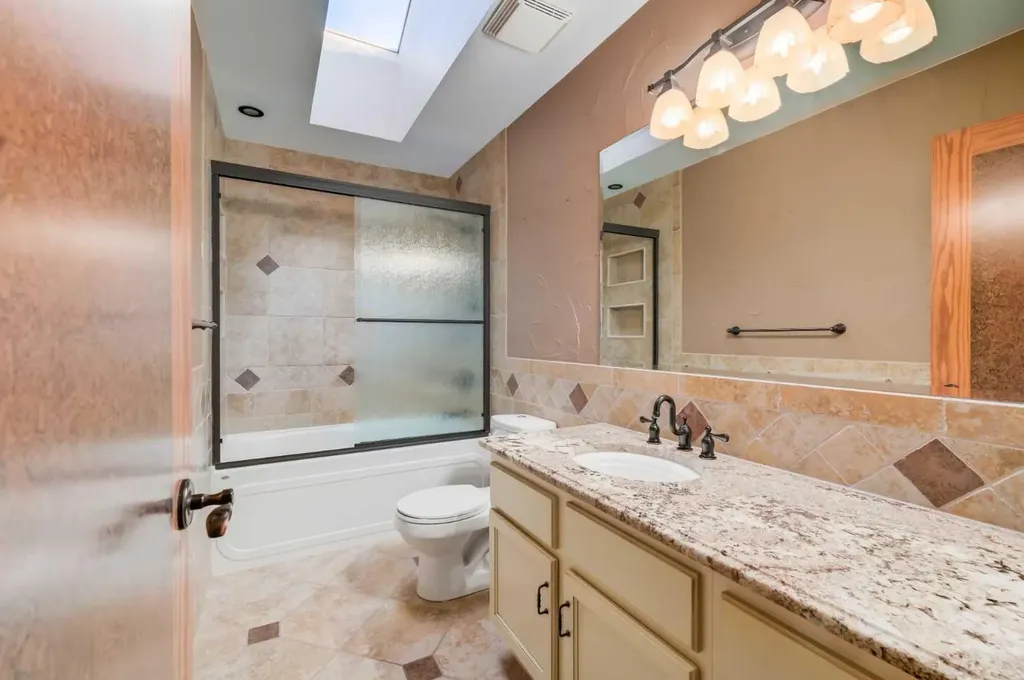1504 Evergreen Hill SW Calgary AB T2Y 2V8