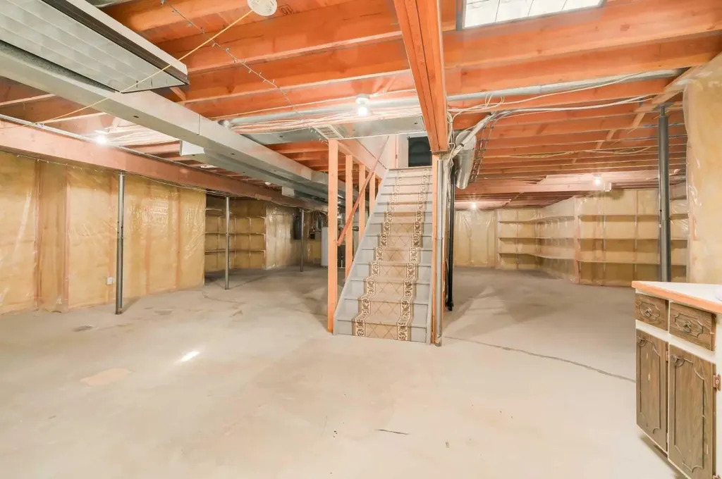 1504 Evergreen Hill SW Calgary AB T2Y 2V8
