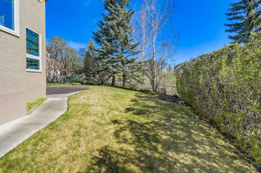 1504 Evergreen Hill SW Calgary AB T2Y 2V8
