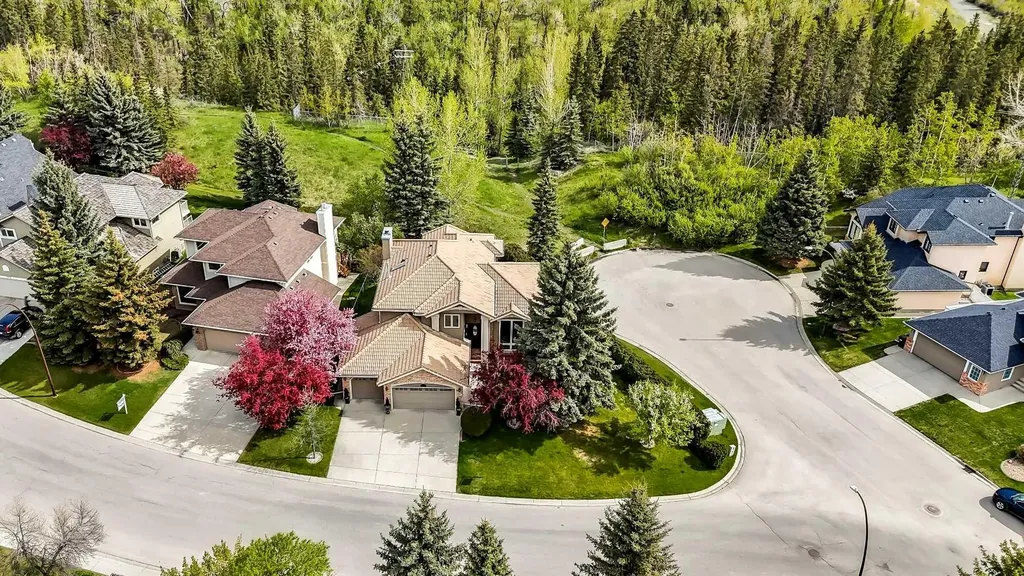 1504 Evergreen Hill SW Calgary AB T2Y 2V8