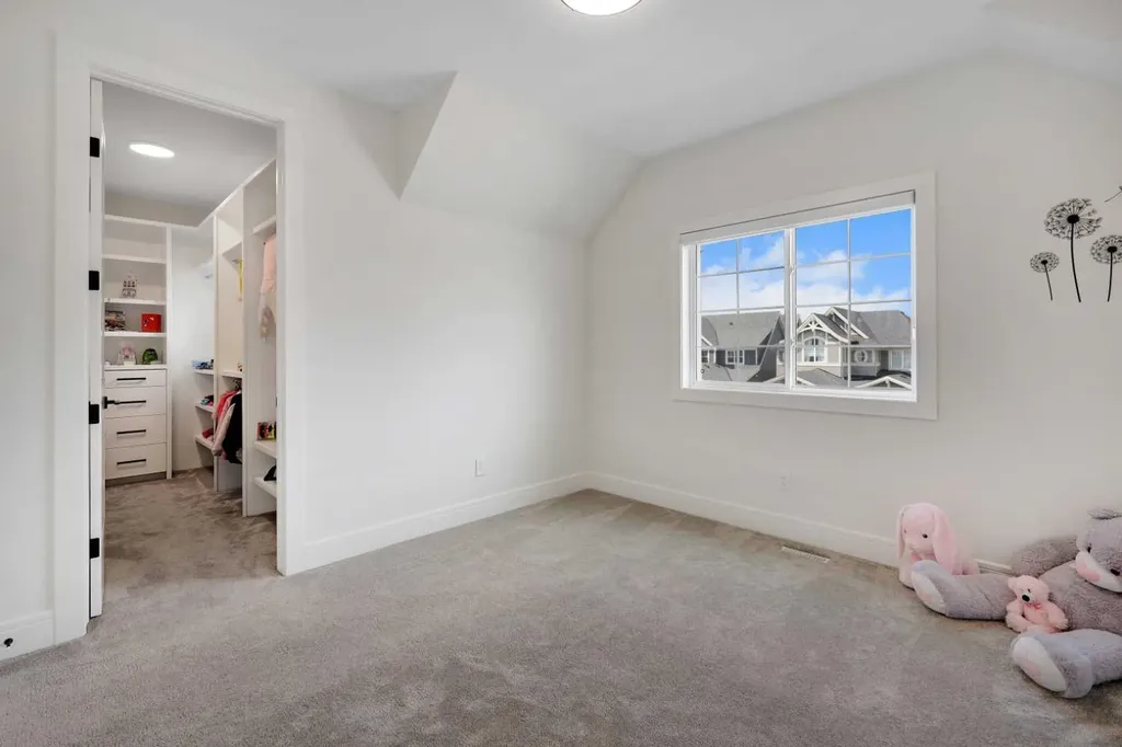 243 Coopers Cove SW Airdrie AB T4B 4C3