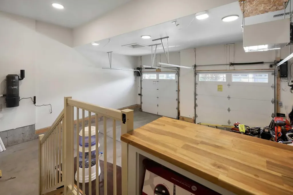 243 Coopers Cove SW Airdrie AB T4B 4C3