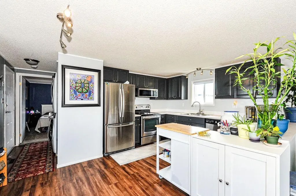 16 Main Street Edberg AB T0B 1J0