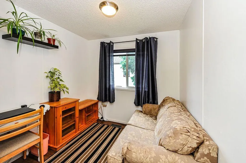 16 Main Street Edberg AB T0B 1J0
