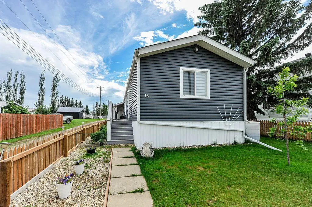 16 Main Street Edberg AB T0B 1J0