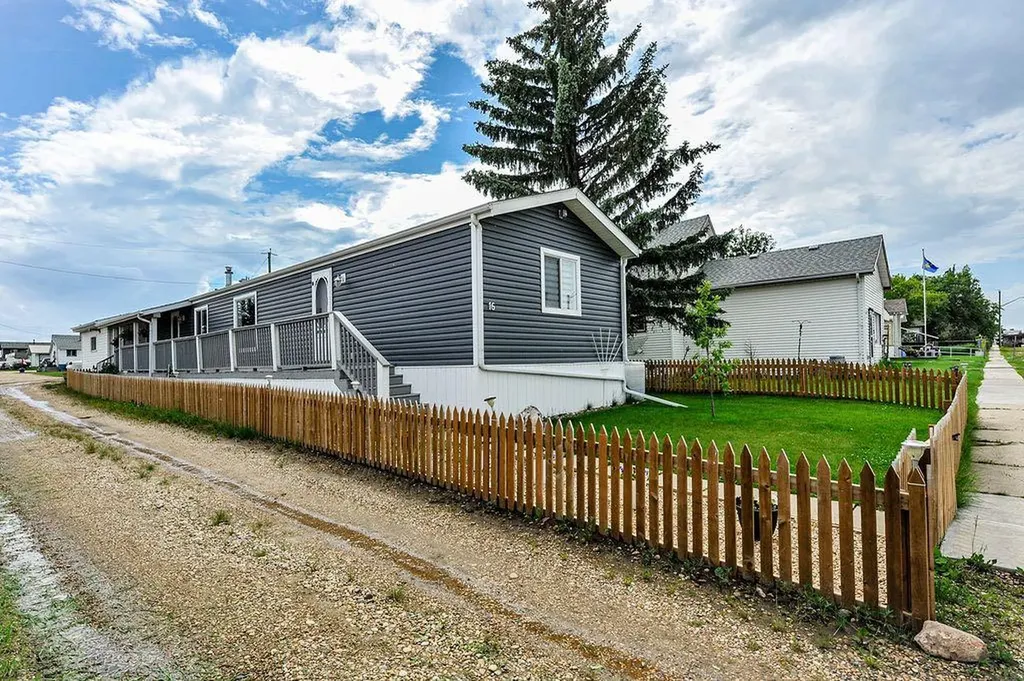 16 Main Street Edberg AB T0B 1J0