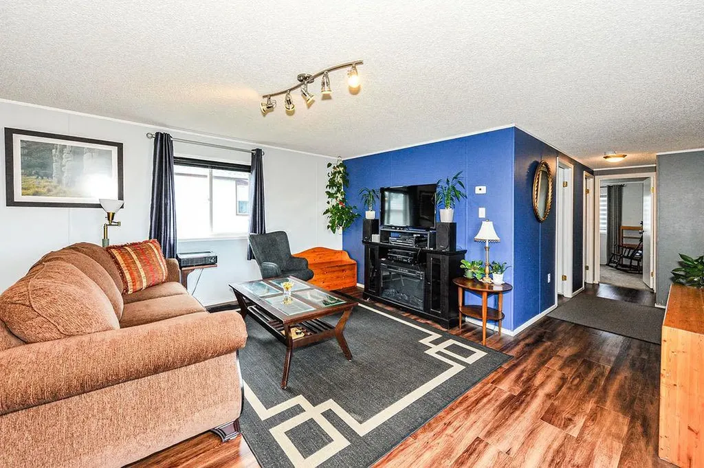 16 Main Street Edberg AB T0B 1J0