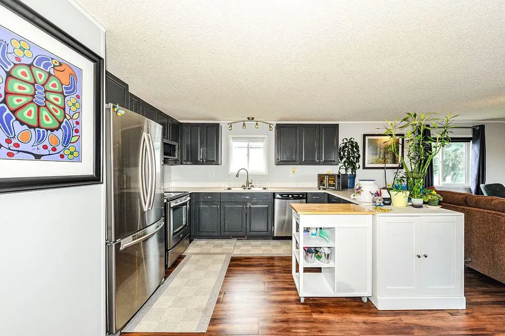 16 Main Street Edberg AB T0B 1J0