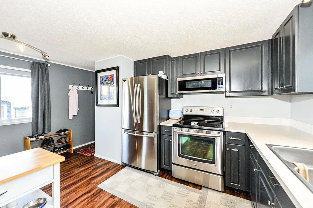 16 Main Street Edberg AB T0B 1J0