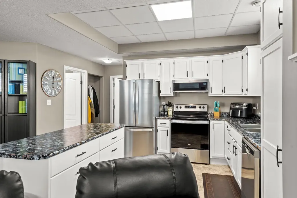 833 10 Avenue NE Three Hills AB T0M 2A0