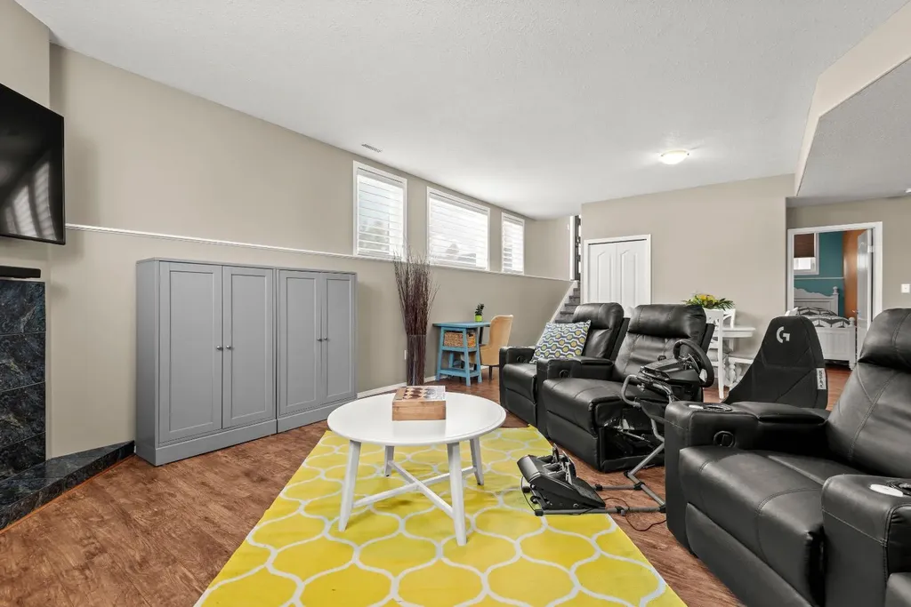 833 10 Avenue NE Three Hills AB T0M 2A0