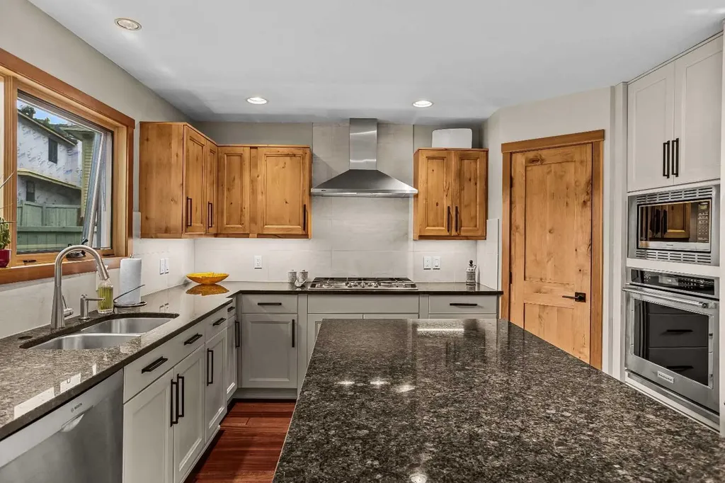 408 Canyon Close Canmore AB T1W1H4