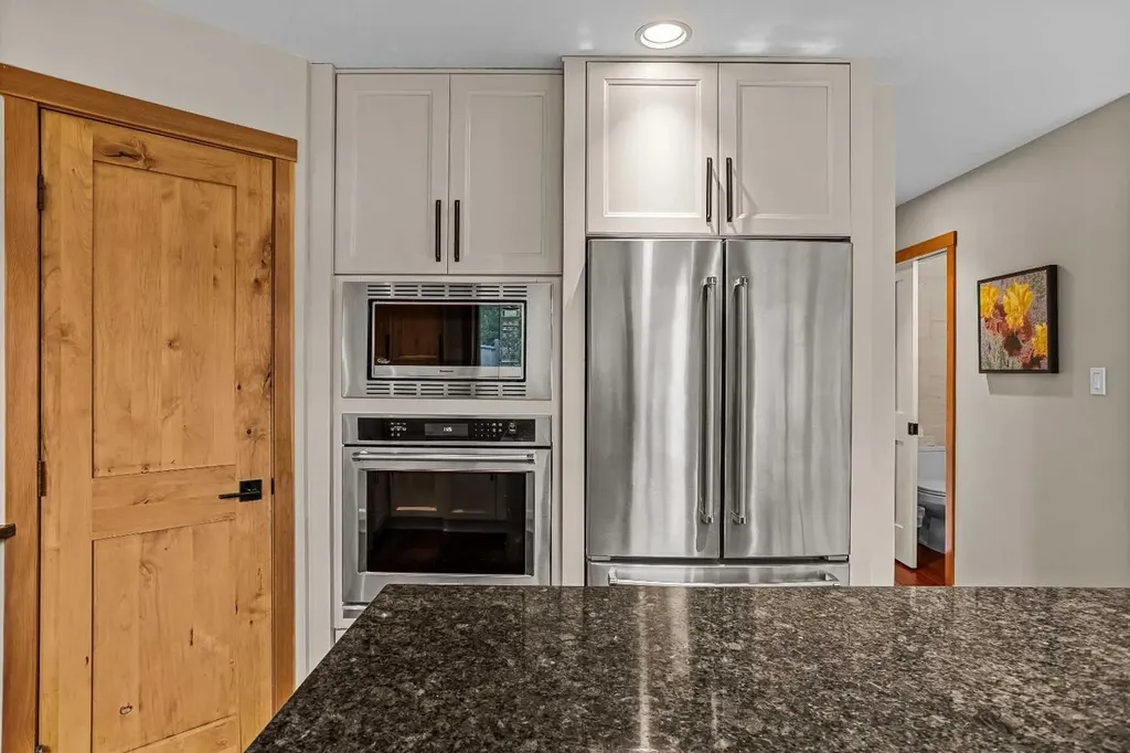 408 Canyon Close Canmore AB T1W1H4