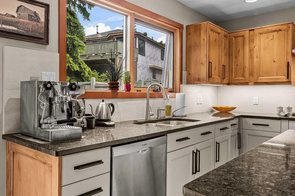 408 Canyon Close Canmore AB T1W1H4