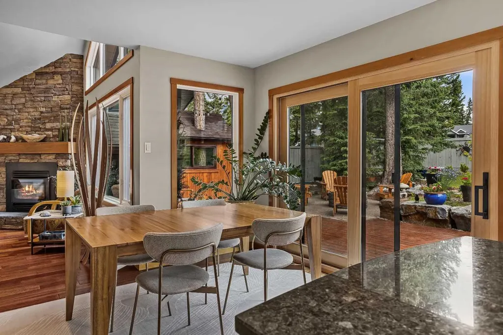408 Canyon Close Canmore AB T1W1H4