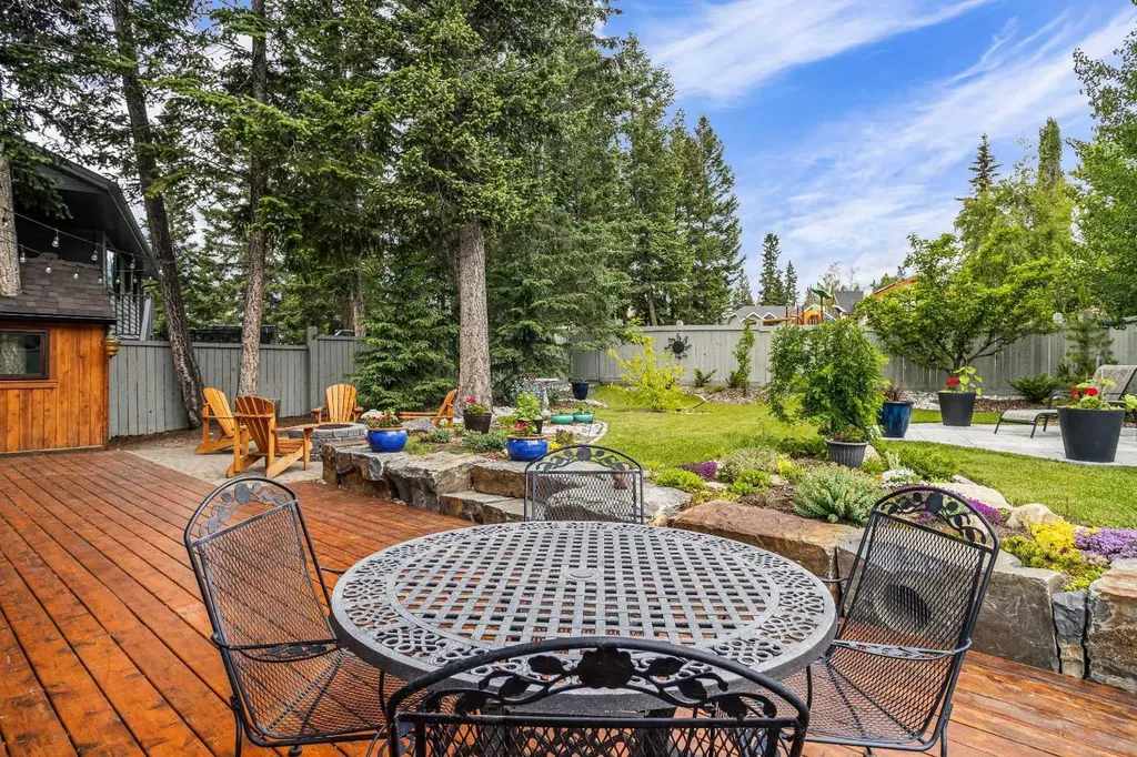 408 Canyon Close Canmore AB T1W1H4