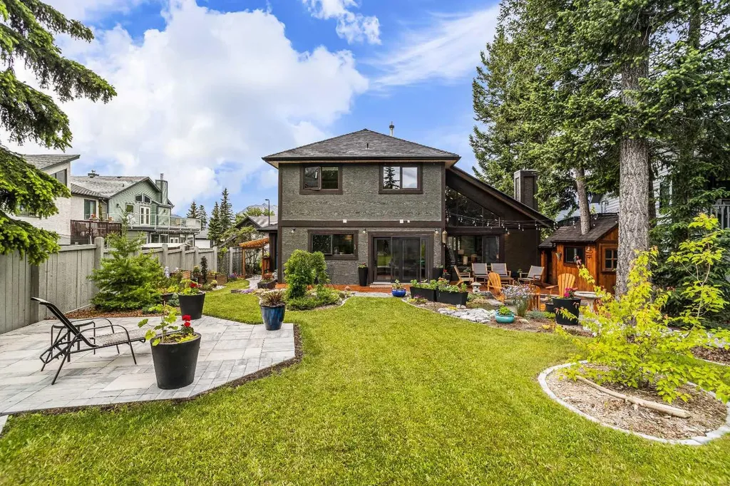 408 Canyon Close Canmore AB T1W1H4