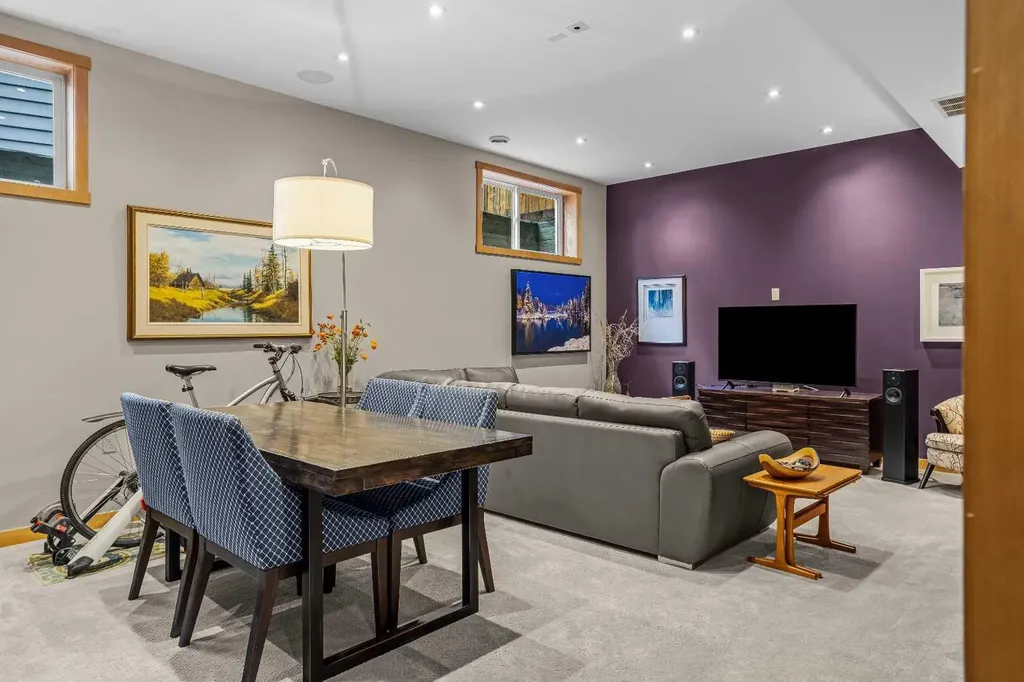 408 Canyon Close Canmore AB T1W1H4