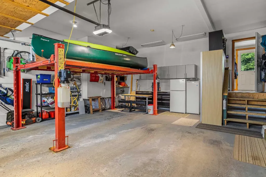 408 Canyon Close Canmore AB T1W1H4