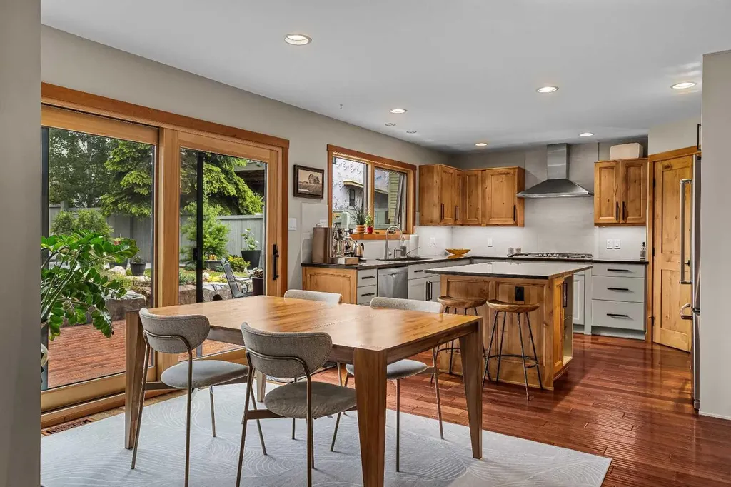 408 Canyon Close Canmore AB T1W1H4