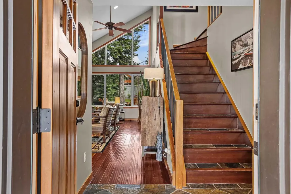 408 Canyon Close Canmore AB T1W1H4