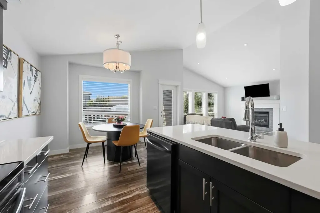4292 Ryders Ridge Boulevard Sylvan Lake AB T4S 0M5