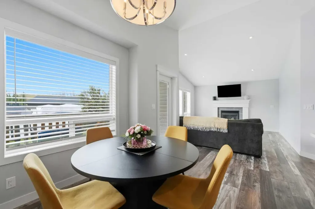4292 Ryders Ridge Boulevard Sylvan Lake AB T4S 0M5