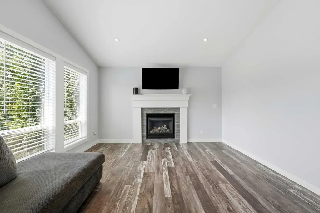 4292 Ryders Ridge Boulevard Sylvan Lake AB T4S 0M5