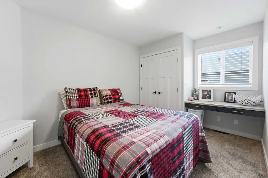 4292 Ryders Ridge Boulevard Sylvan Lake AB T4S 0M5