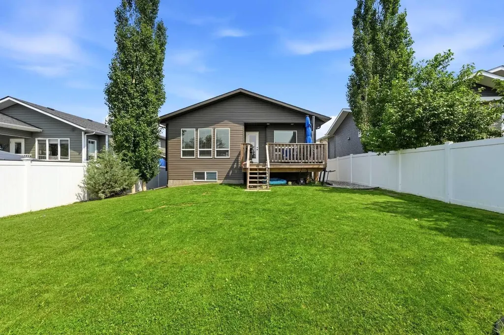 4292 Ryders Ridge Boulevard Sylvan Lake AB T4S 0M5