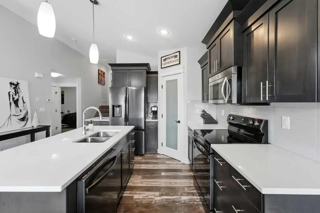 4292 Ryders Ridge Boulevard Sylvan Lake AB T4S 0M5