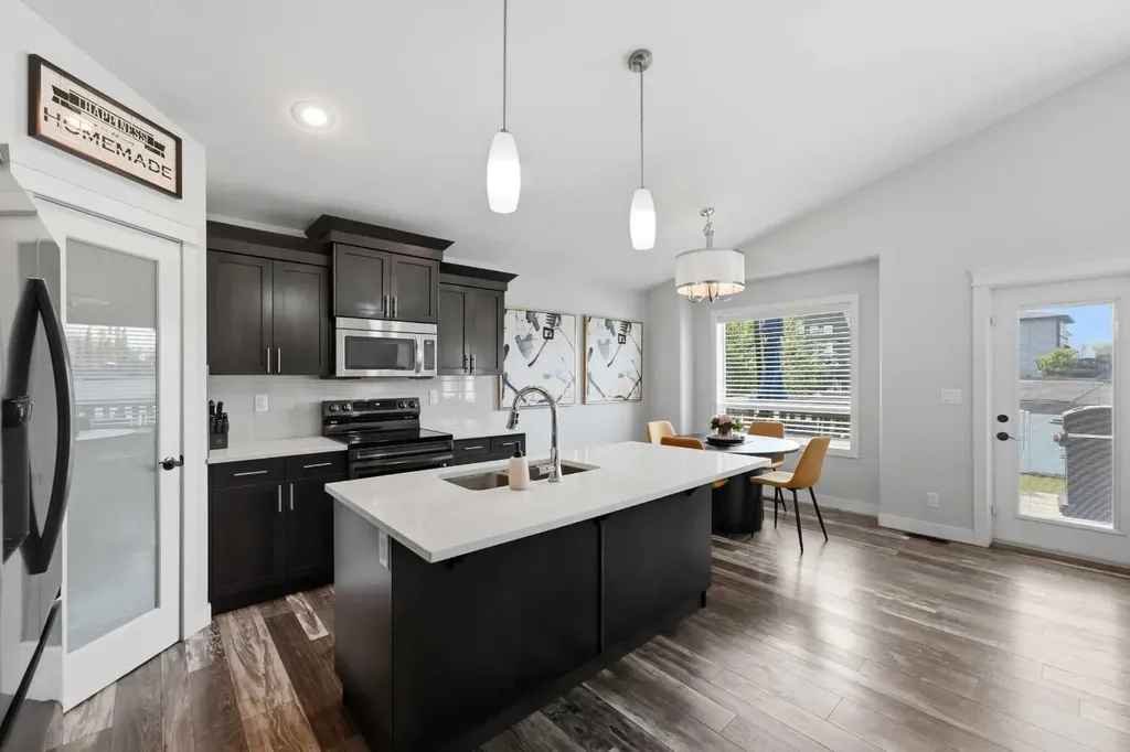 4292 Ryders Ridge Boulevard Sylvan Lake AB T4S 0M5