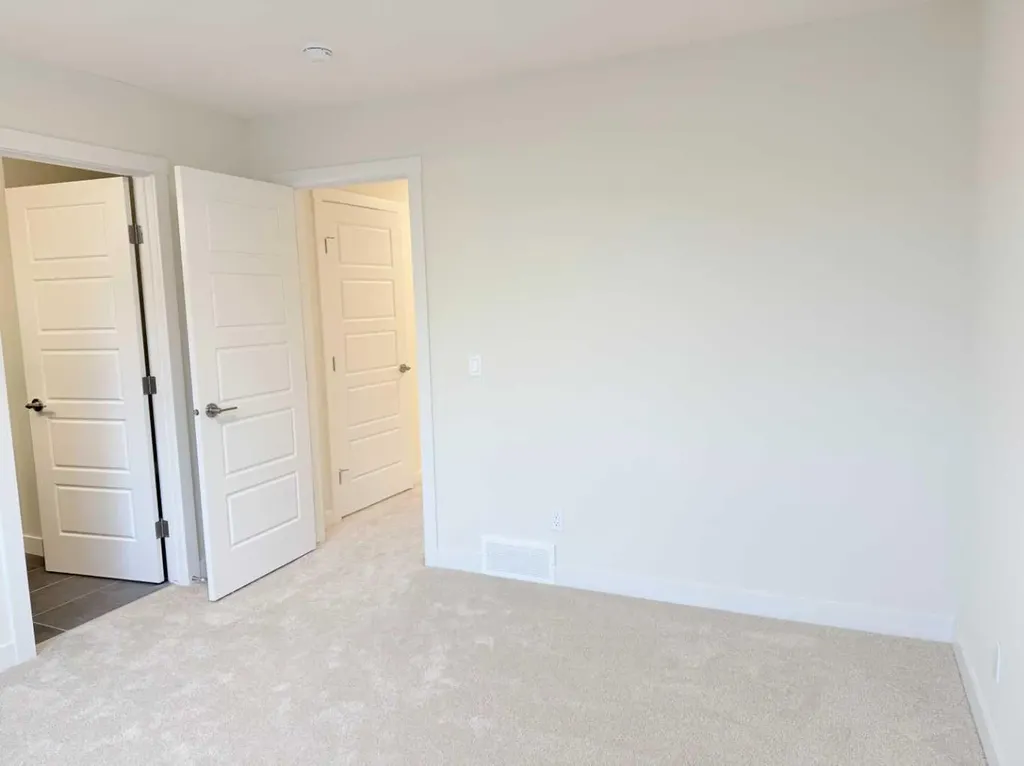 322 Sundown Road Cochrane AB T4C 3H2