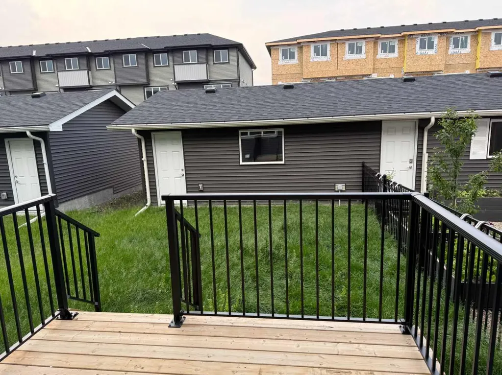322 Sundown Road Cochrane AB T4C 3H2