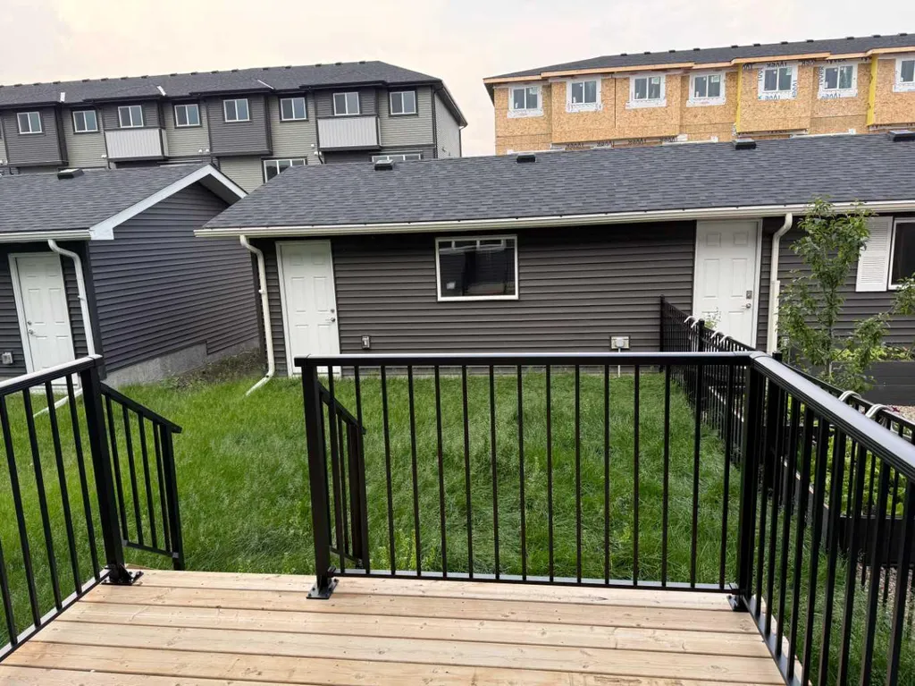 322 Sundown Road Cochrane AB T4C 3H2