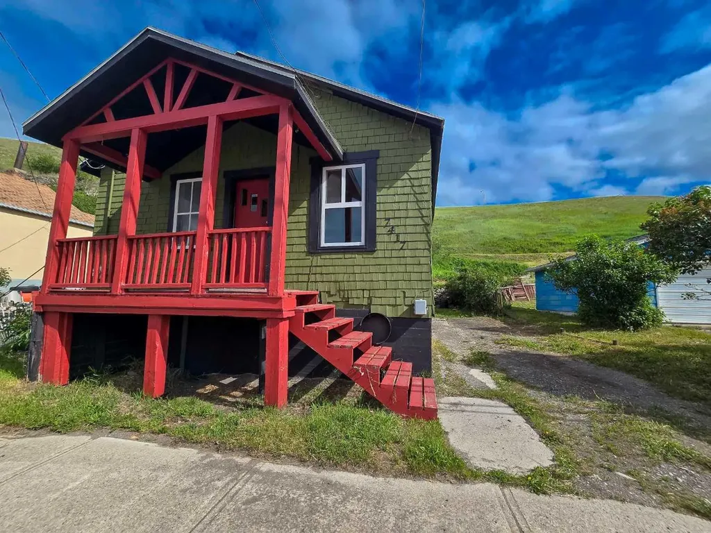 7417 18 Avenue Coleman AB T0K 0M0