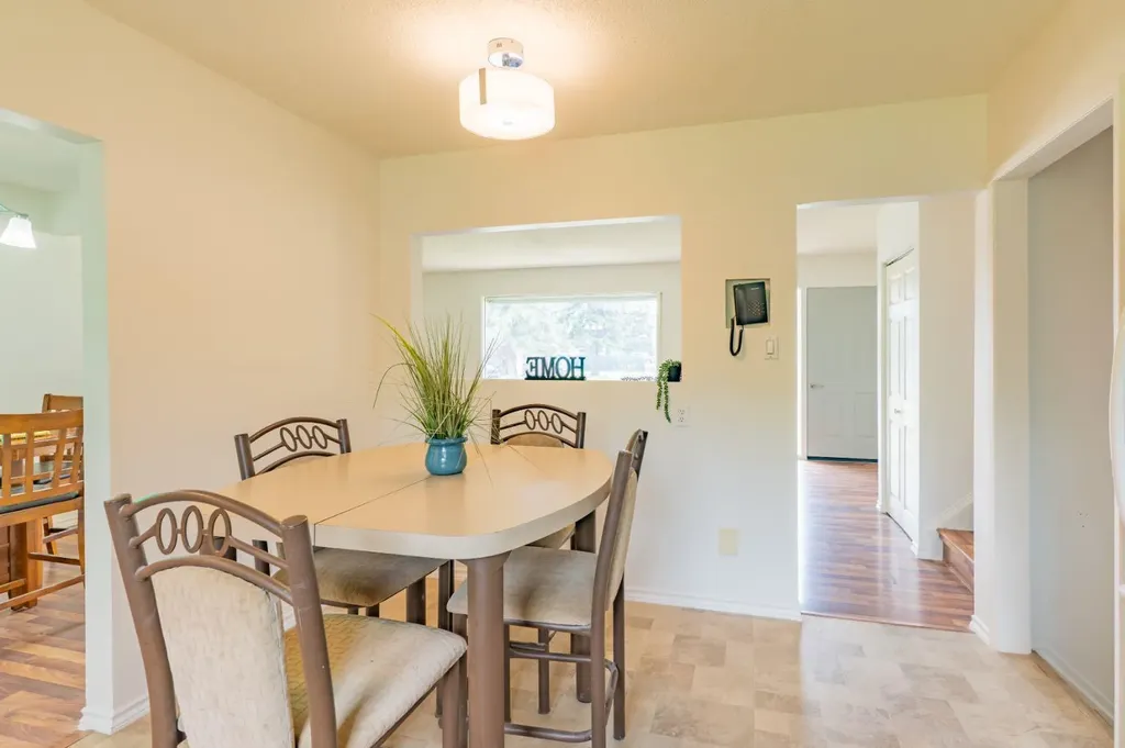 1163 Bassett Crescent NW Medicine Hat AB T1A 6Z7