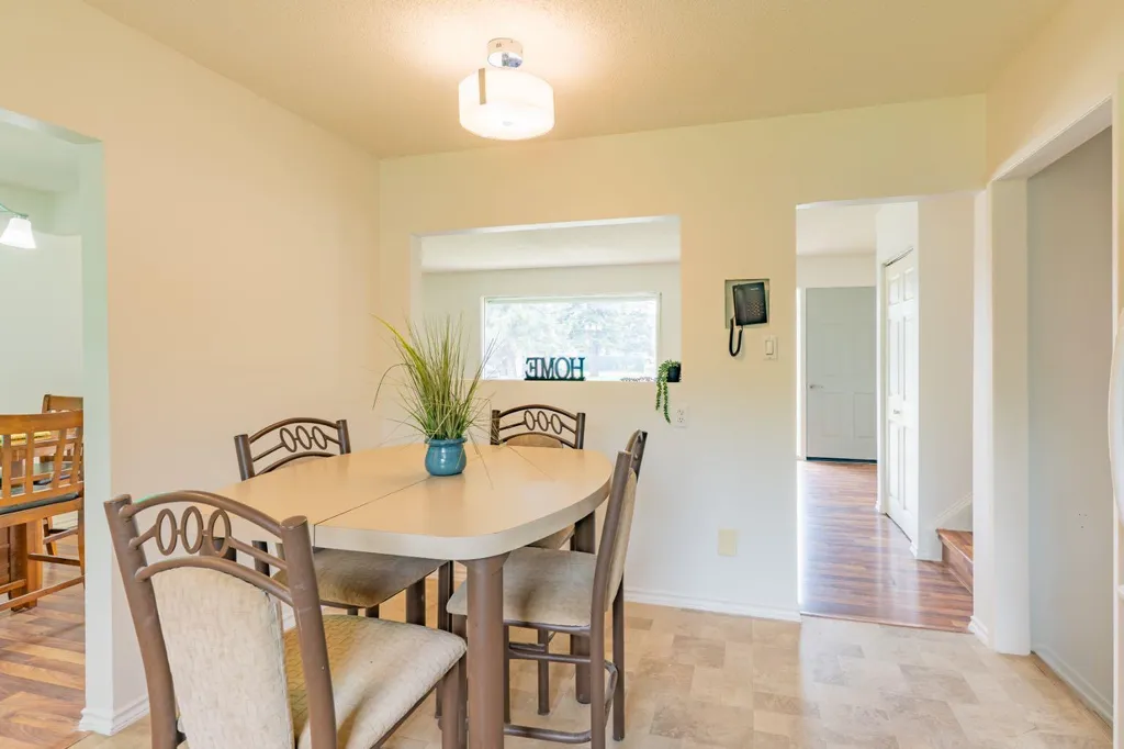 1163 Bassett Crescent NW Medicine Hat AB T1A 6Z7