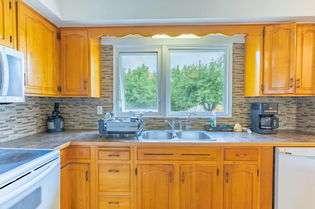 1163 Bassett Crescent NW Medicine Hat AB T1A 6Z7