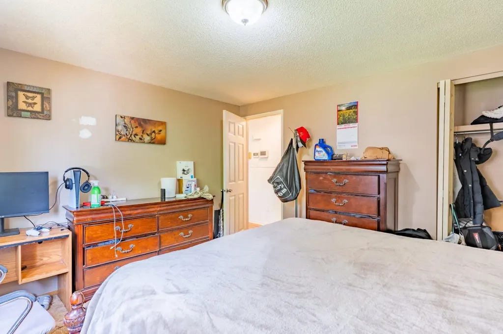 1163 Bassett Crescent NW Medicine Hat AB T1A 6Z7