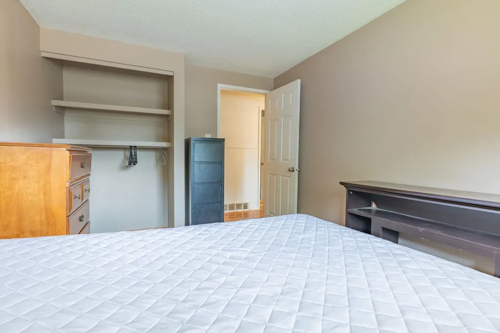1163 Bassett Crescent NW Medicine Hat AB T1A 6Z7