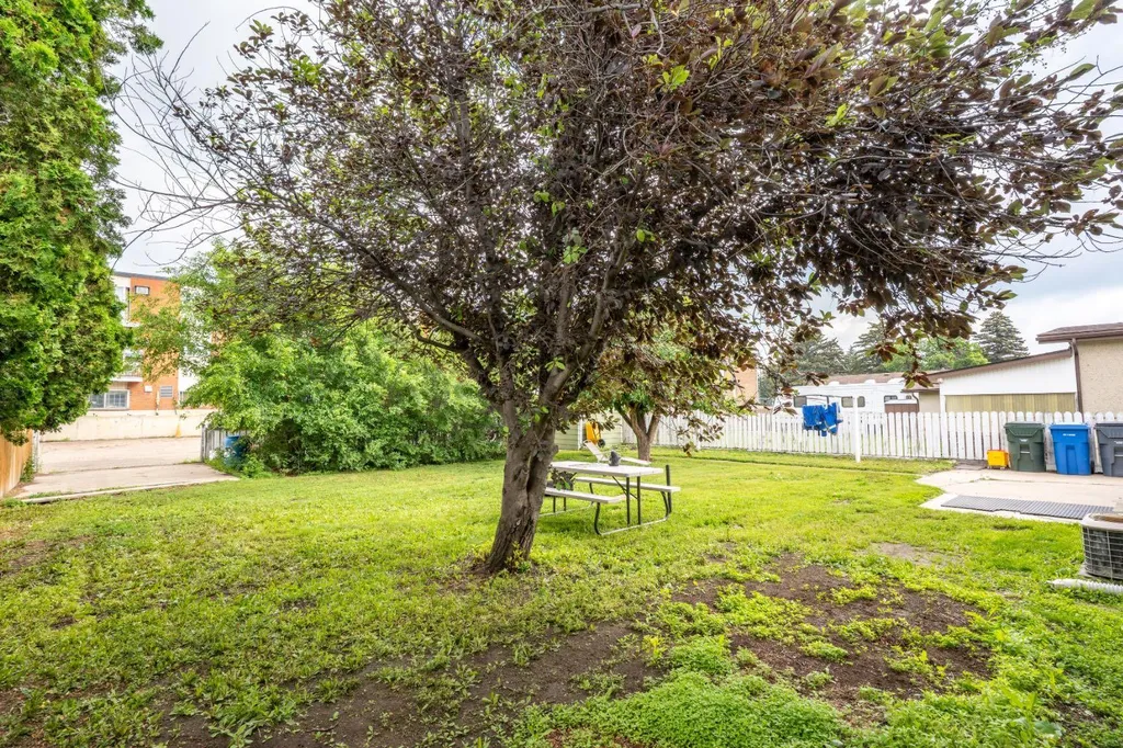 1163 Bassett Crescent NW Medicine Hat AB T1A 6Z7