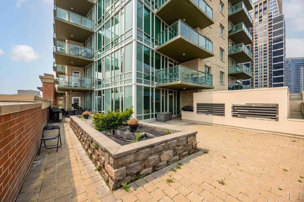 210 15 Avenue SE Calgary AB T2G 0B5