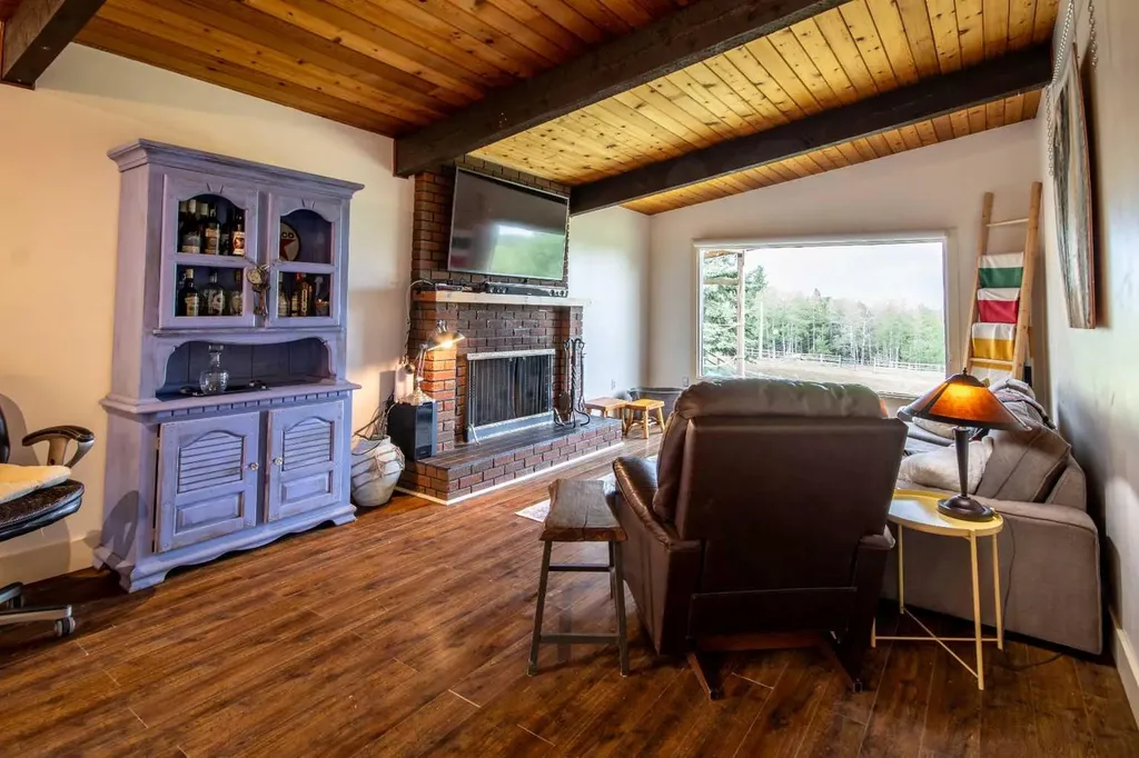 33374 Range Road 55 Rural Mountain View County AB T0M 1X0