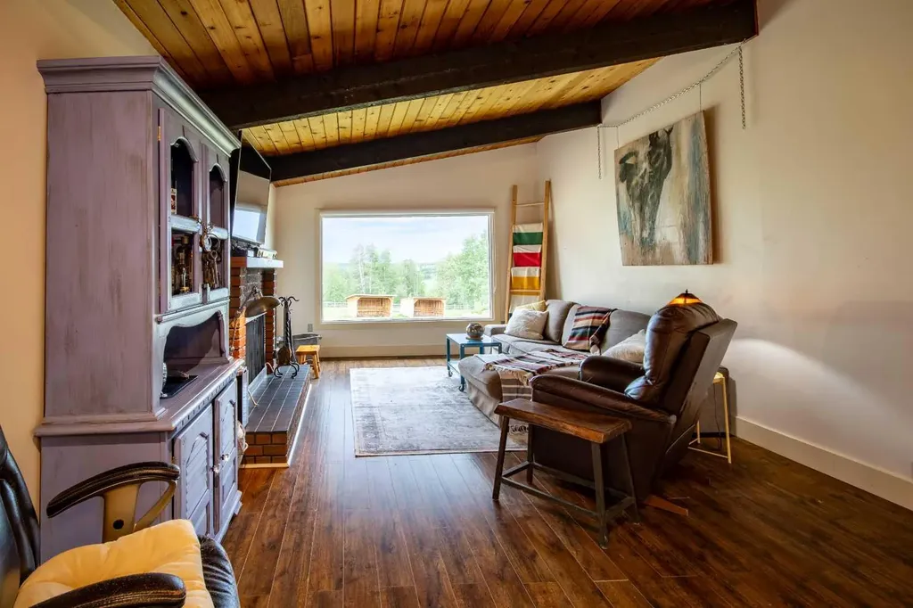 33374 Range Road 55 Rural Mountain View County AB T0M 1X0