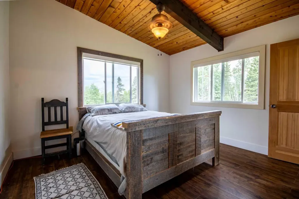 33374 Range Road 55 Rural Mountain View County AB T0M 1X0