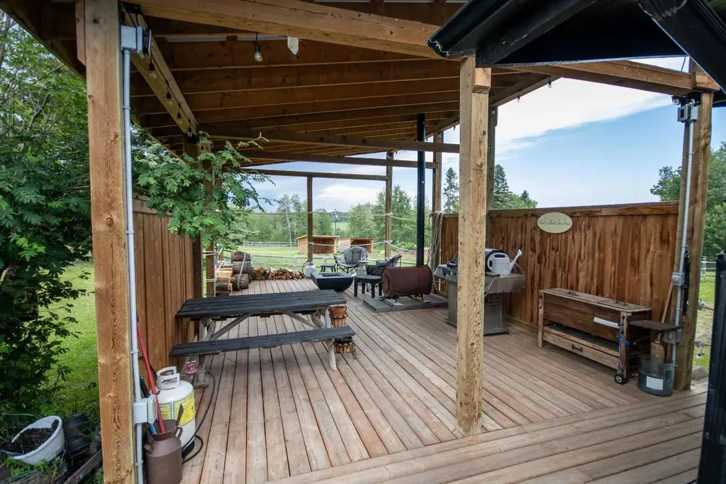 33374 Range Road 55 Rural Mountain View County AB T0M 1X0