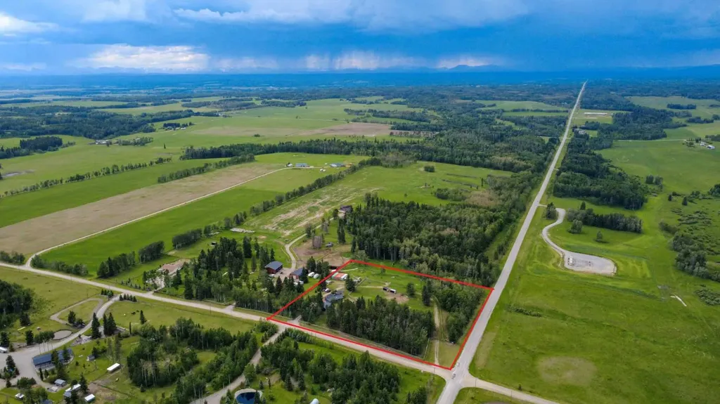 33374 Range Road 55 Rural Mountain View County AB T0M 1X0