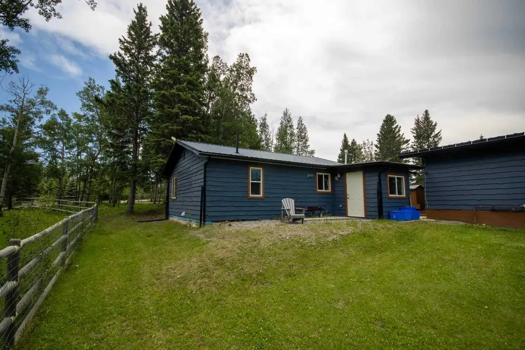 33374 Range Road 55 Rural Mountain View County AB T0M 1X0